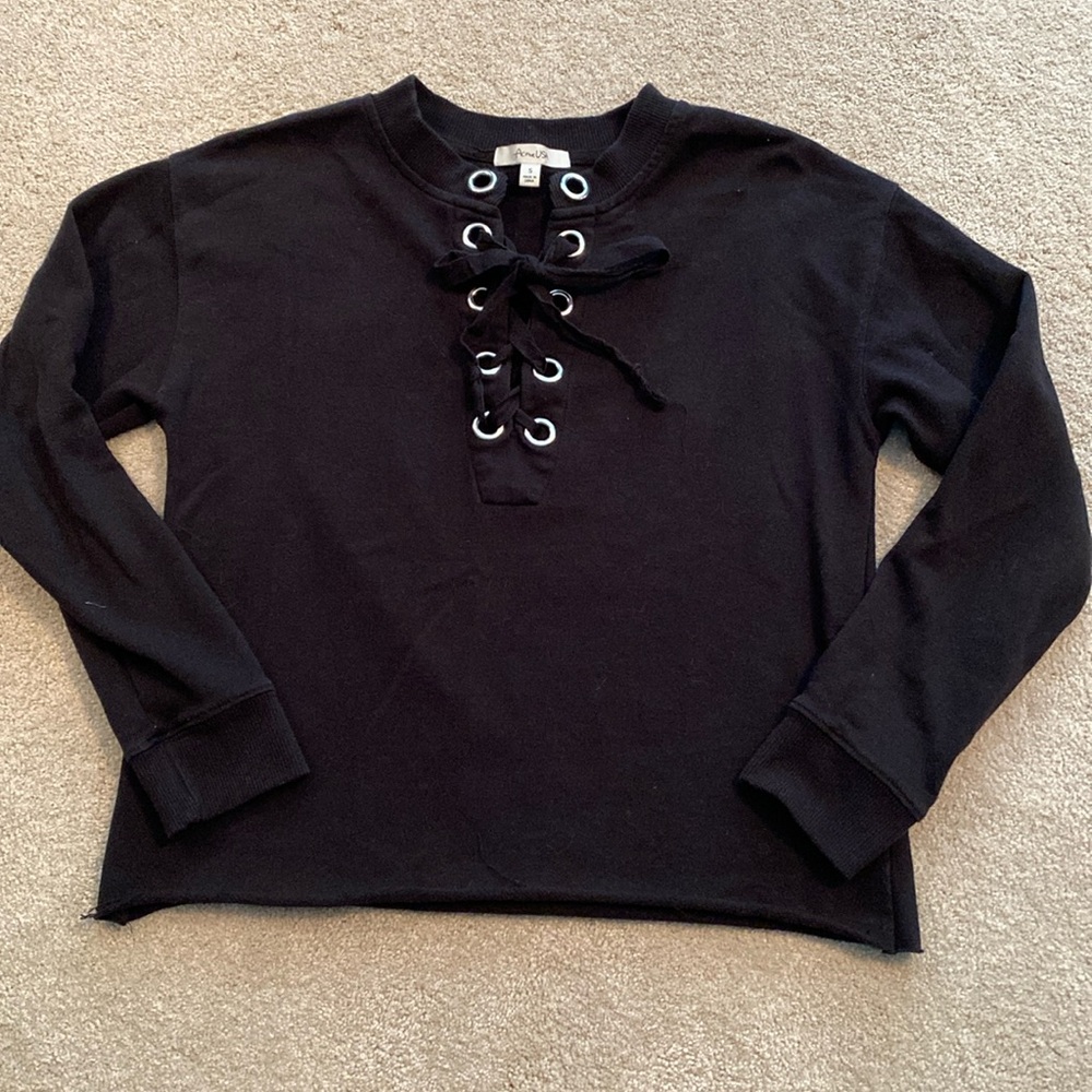 Active USA Y2K sweatshirt raw edge hem pullover with grommets. Size small.